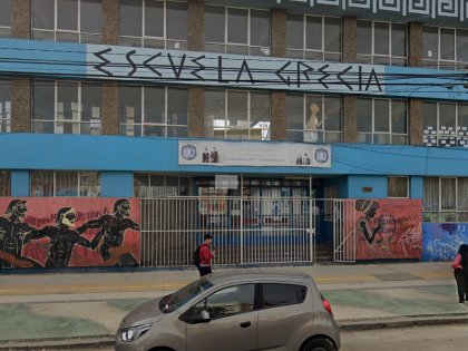 En Valparaíso Escuela Grecia se moviliza por condiciones precarias y falta de financiamiento