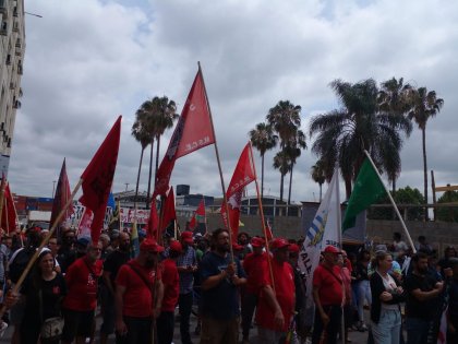 Acto de trabajadores en conflicto