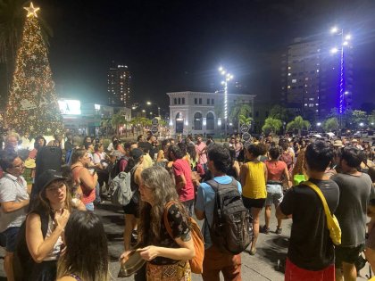 Asamblea de artistas autoconvocados y segundo cacerolazo en Tigre contra el plan motosierra de Milei