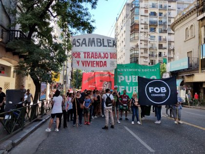 Movilización al ministerio de Desarrollo contra las amenazas del gobierno nacional