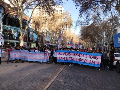 Cientos de personas se movilizaron en Mendoza contra los trans-travesticidios 