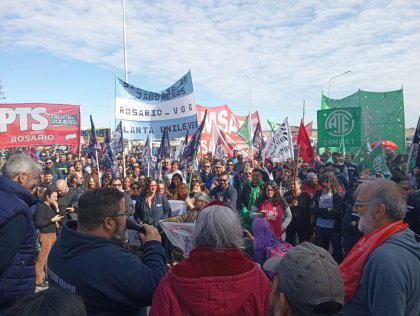 Importante acto obrero en la puerta de Dreyfus General Lagos 