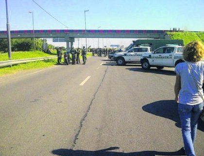 Rosario: Reprimen con balas de goma a vecinos de Las Flores