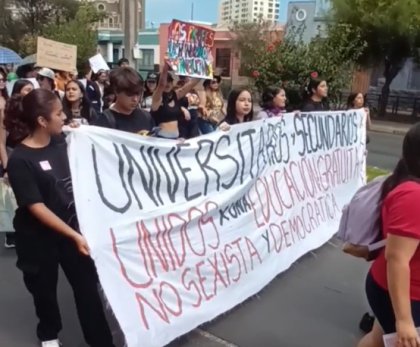 Estudiantes de Antofagasta paralizan y marchan en conjunto con trabajadores de la educación