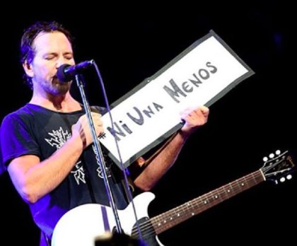 Pearl Jam en La Plata: #NiUnaMenos, no solo para la foto