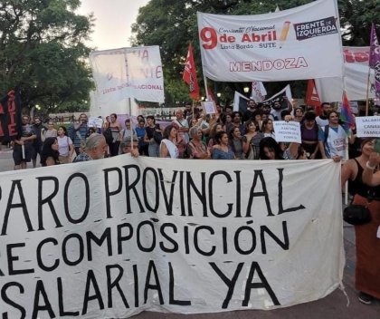 Paro nacional de CTERA y concentración del SUTE en la Legislatura de Mendoza