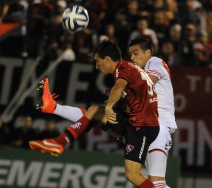 River se alejó en la punta venciendo a Newell´s en Rosario