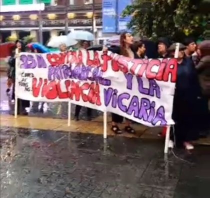 La lluvia no frenó el reclamo de las mujeres en todo el país