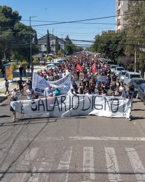 Chubut: los docentes continúan el paro este martes 25 de febrero y no ceden a los ataques del Gobierno