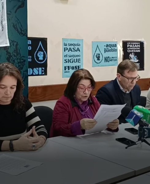 La Comisión Nacional en Defensa del Agua y la Vida realizó una conferencia de prensa junto a los trabajadores de OSE