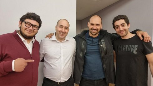 Fernando Cerimedo junto a Eduardo Bolsonaro, hijo de Jair