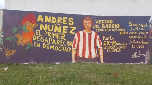 Mural por Núñez recientemente realizado en la plaza de Villa Elvira | Foto Enfoque Rojo