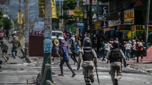  La tensión aumenta hora a hora en Haití, donde este viernes continuaban las protestas y la represión