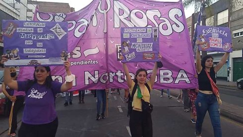 Pan y Rosas se movilizó junto a trabajadoras de Madygraf, de la salud, de las apps, docentes y estudiantes.