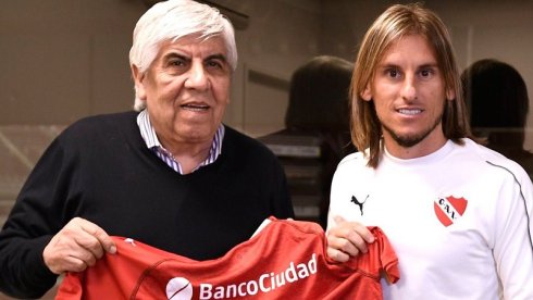 Hugo Moyano, presidente de Independiente, junto al DT Beccacece.