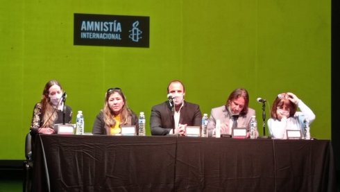 Paola García Rey (Amnistía Internacional), Cristina Castro, Luciano Peretto, Leandro Aparicio y Margarita Jarque (CPM)