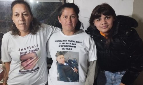 Sandra Gómez, madre de Omar Cigarán, Alejandra Acosta y la novia de Nahuel Silva | Foto Enfoque Rojo