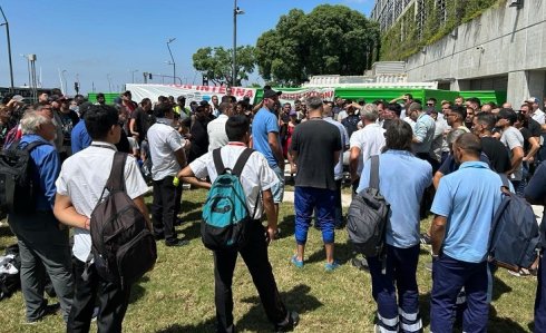 Viernes 1. Asamblea general de GPS, con la participación de aeronáuticos de otros gremios