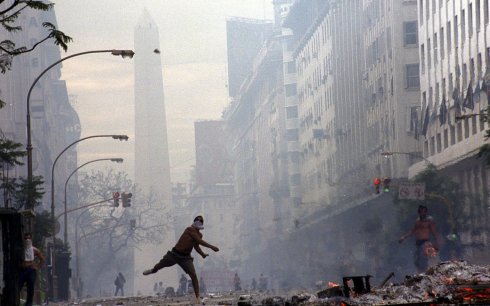 Fotografía: Enrique García Medina- Télam, Argentina 20 de diciembre de 2001.