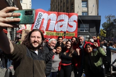 Selfie de dirigentes del Nuevo MAS en la marcha convocada por el Frente de Todos | Foto Twitter