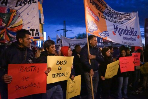 Obreros de la multinacional Mondelez enfrentan despidos y flexibilización laboral. Foto: Enfoque Rojo.