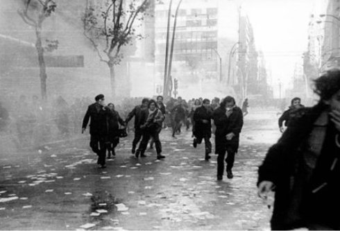 Manifestación del 9 de julio de 1973 contra el golpe de Estado. Autor: Aurelio González.