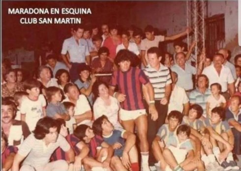 Diego jugó un partido para el club San Martin de Esquina en 1981. Foto: Facebook