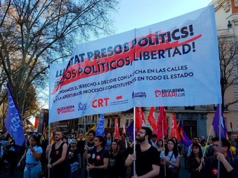 La Corriente Revolucionaria de Trabajadoras y Trabajadores (CRT) del Estado español se moviliza por la autodeterminación de Cataluña y por la libertad de los presos políticos catalanes.