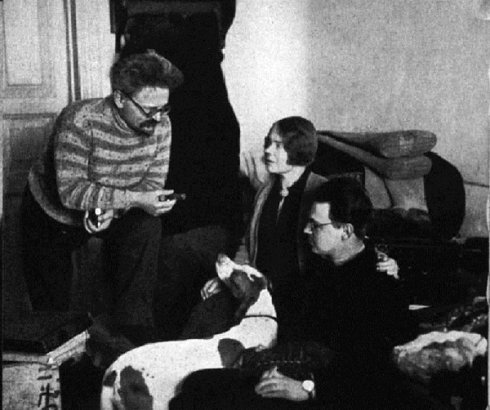 Trotsky, Natalia y León Sedov en Alma Ata