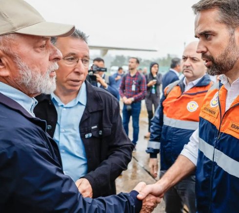 Lula Da Silva, presidente de Brasil, y Eduardo Leite, gobernador de Río Grande Do Sul