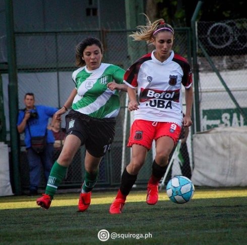 Antonella domina la pelota en un clásico, Defe ante su histórico rival Excursionistas.