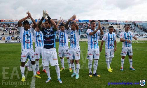 El Lobo Jujeño goleó, es puntero y espera su cumple con alegría