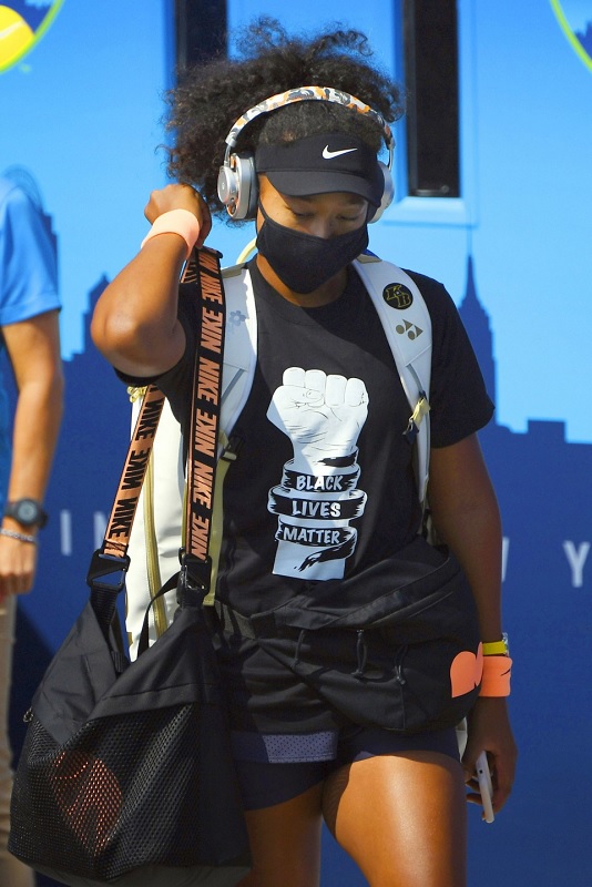 Naomi Osaka se hace cargo de expresar sus posiciones políticas. Su apoyo al Black Lives Matter.