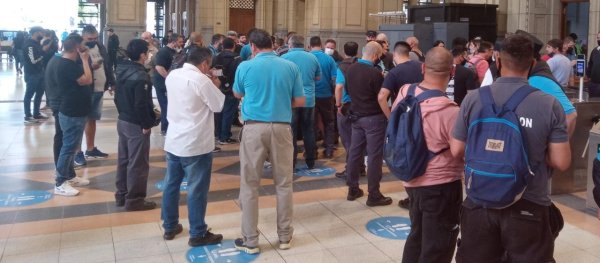 Tren Roca: protesta de guardas trenes por discriminación