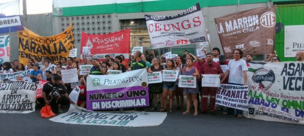 Pilkington: Concentración en la puerta de la fábrica para condenar los despidos discriminatorios