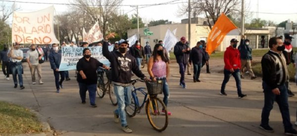 Paro y marcha de trabajadores de Algodonera de Vicentin en Reconquista