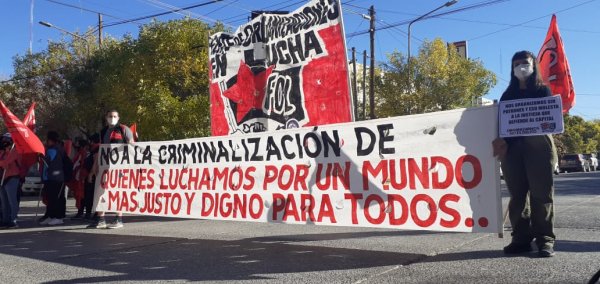 Organizaciones sociales y políticas se movilizaron en Roca contra la persecución política