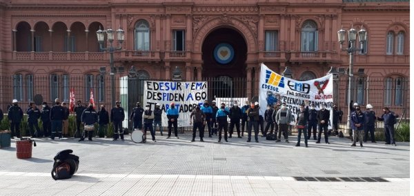 Despedidos de Edesur se movilizaron a Plaza de Mayo por las reincorporaciones