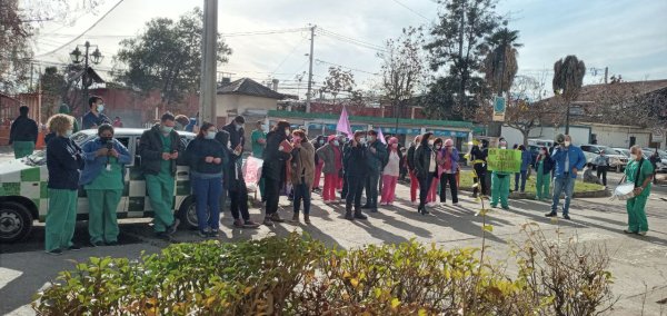 Funcionarios del Hospital Barros Luco se manifiestan contra descuentos que utilizó la dirección como castigo tras movilizaciones