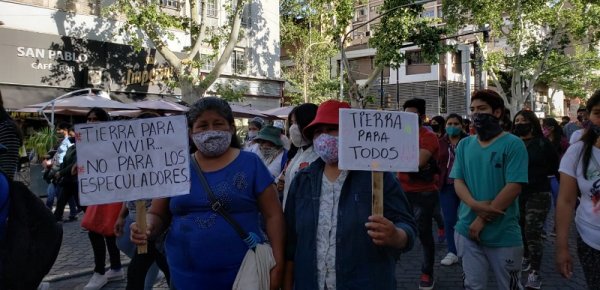 Cientos de personas se movilizaron en Mendoza para repudiar la brutal represión en Guernica 