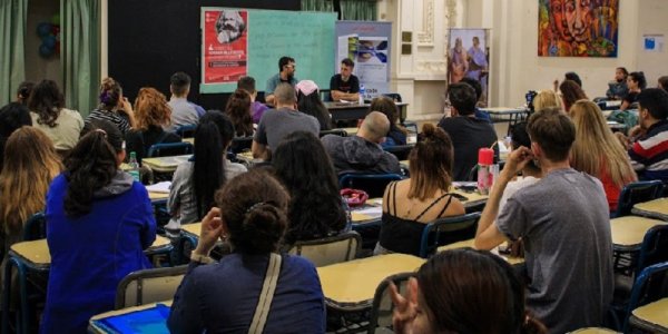 A sala llena se realizó el cuarto encuentro de la Cátedra “Lev Vigotski”