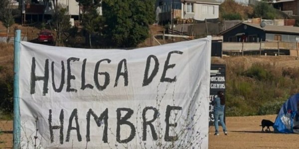 Damnificados del megaincendio en Valparaíso inician huelga de hambre: “Bellavista presente, mataron a nuestros vecinos y hogares ¡ni perdón ni olvido!” 