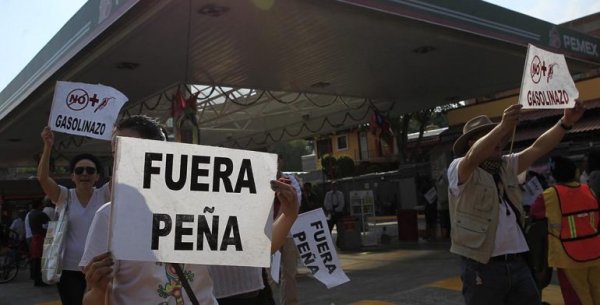 Reprimen protesta contra "gasolinazo": al menos cinco detenidos