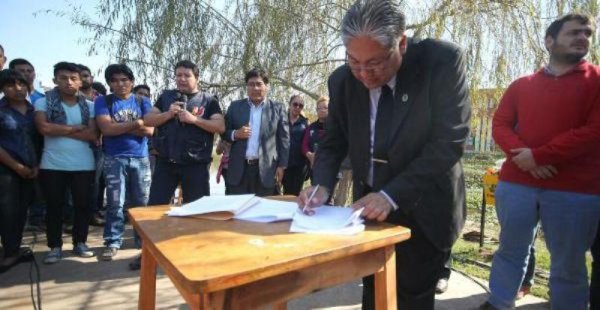 Estudiantes movilizados celebran victoria política y levantan toma de la UAGRM