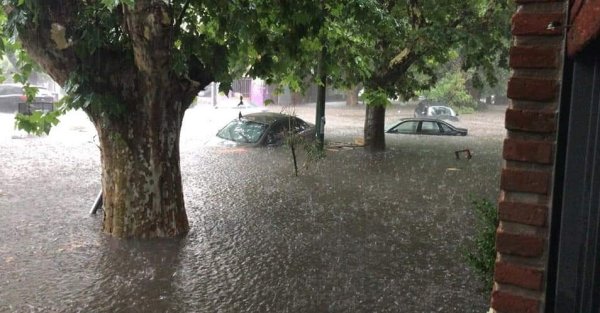 La lluvia es natural, las inundaciones no: Buenos Aires y el Conurbano desbordados