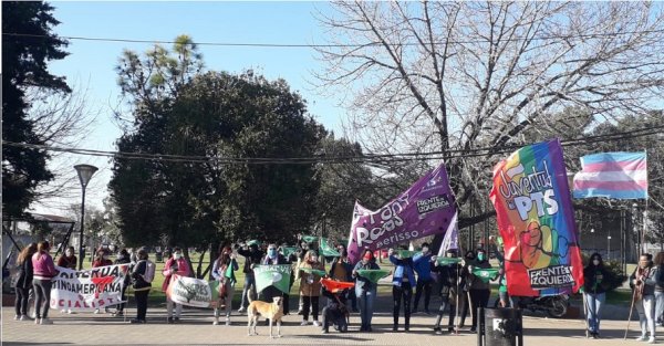 Pañuelazo verde y de la diversidad en Berisso