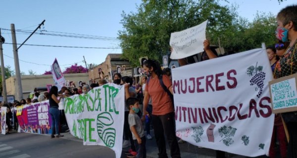 Paro vitivinícola: Apoyo de las trabajadoras de La Terre