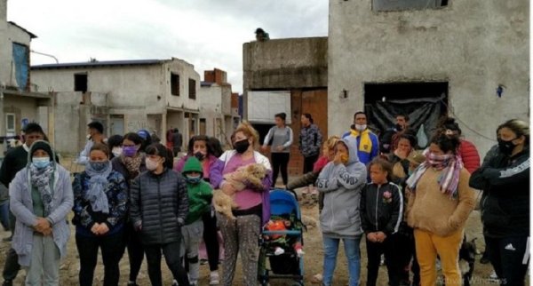 Mujeres del Barrio Los Ceibos a las familias de Rafael Castillo: ¡No nos vamos a rendir!