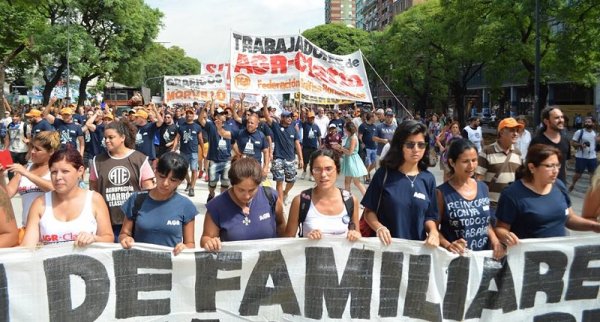 AGR-Clarín: marcharon a Plaza de Mayo a exigir respuestas al Gobierno