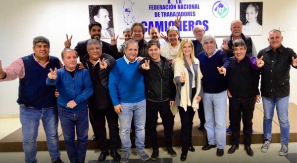 Kicillof recibió el apoyo de los Moyano para su candidatura